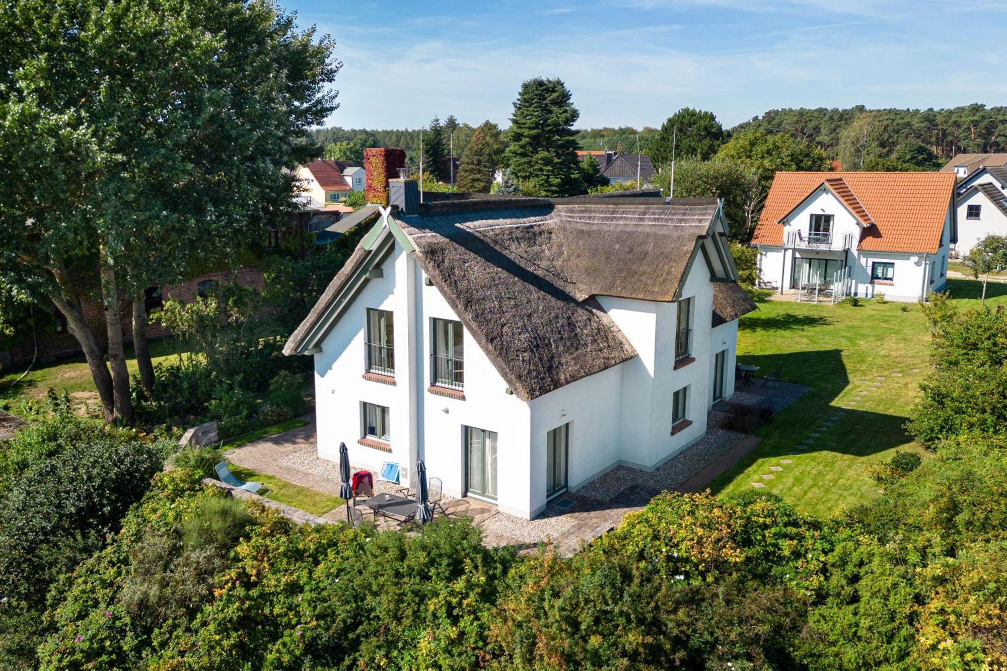 Reetdachhaus im Fischerdorf Freest Exterior foto